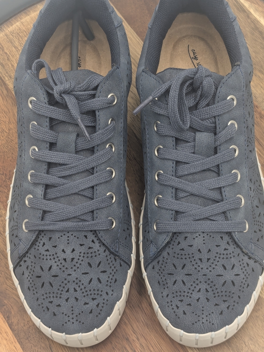 Easy Street Comfort Wave Sneakers Women's Size 9 Navy Laser Cut Lace Up Shoes